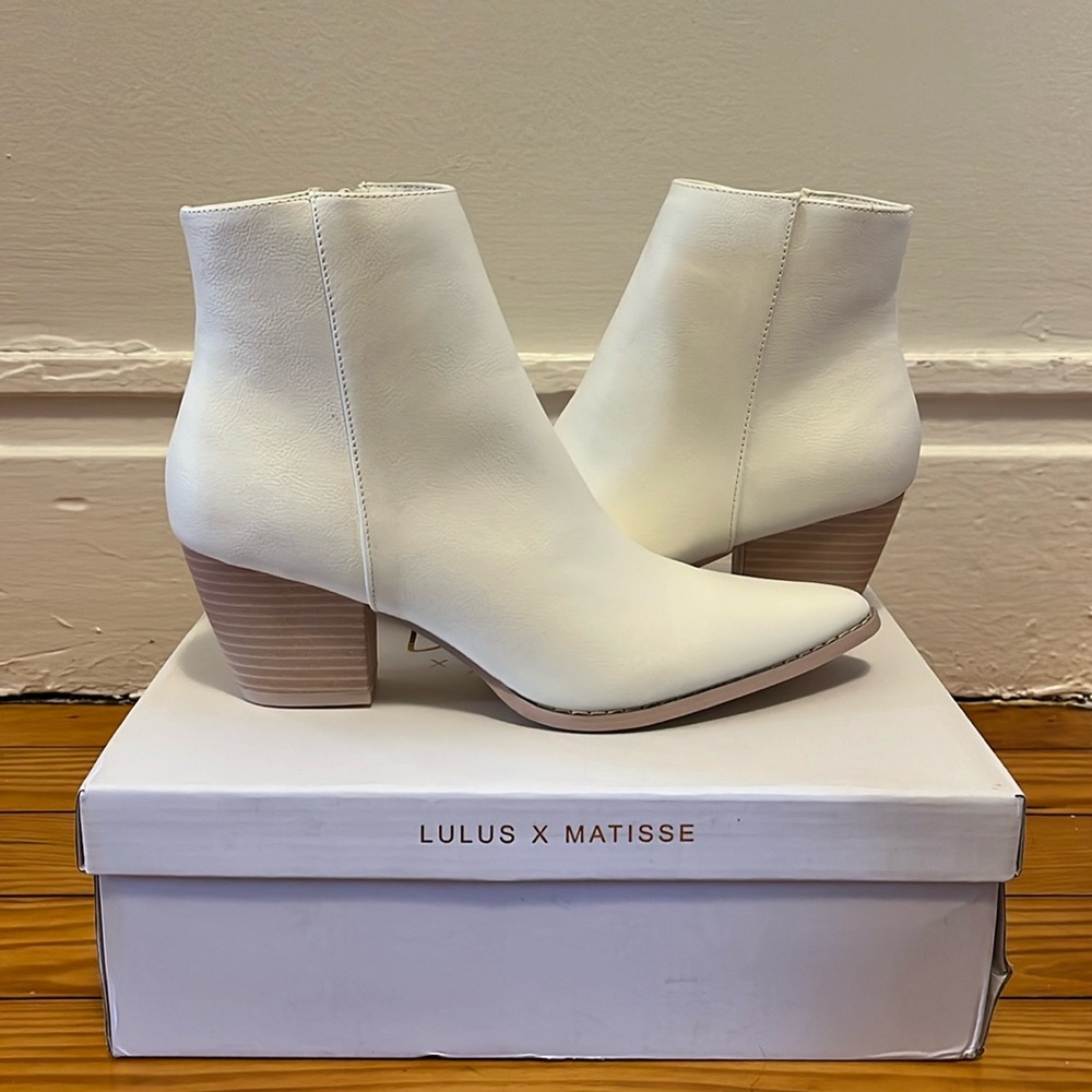 Lulu’s White Ankle Booties
